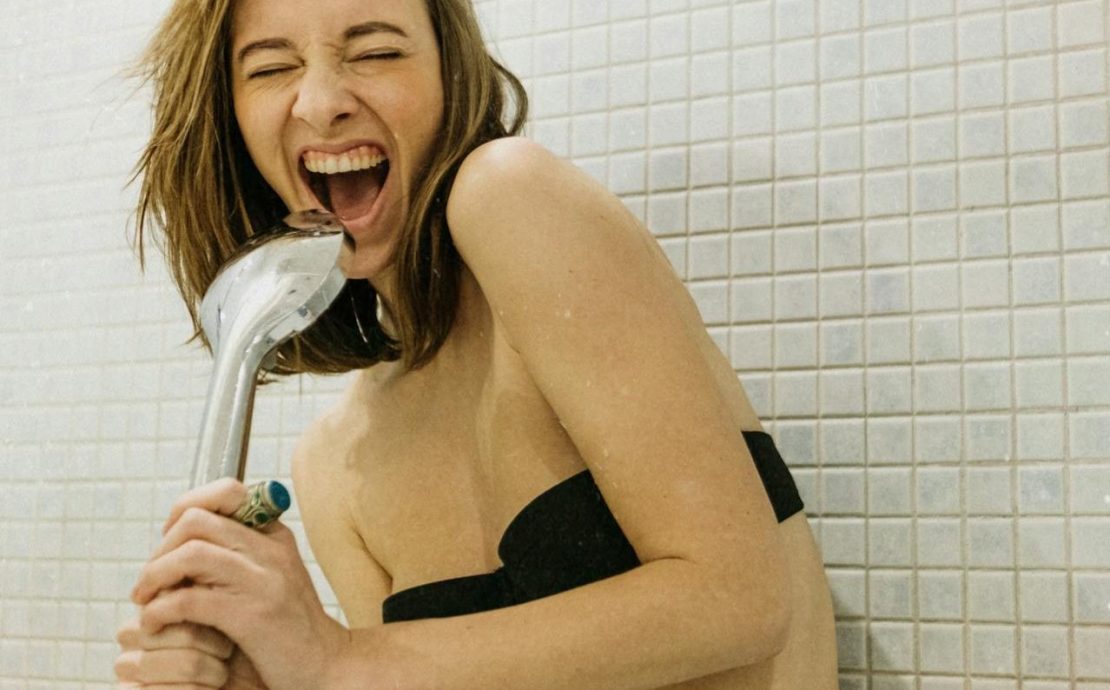 pjevanje, hobi, tuširanje