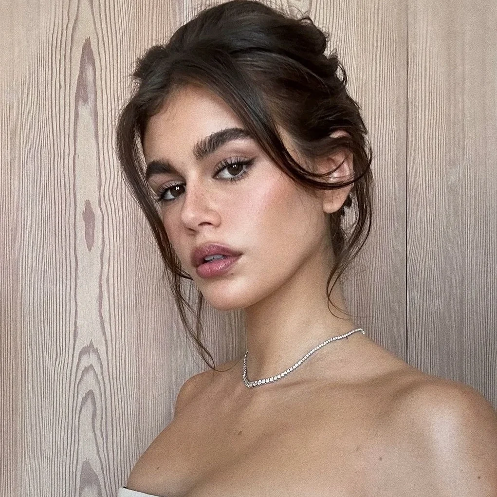 Kaia Gerber frizura