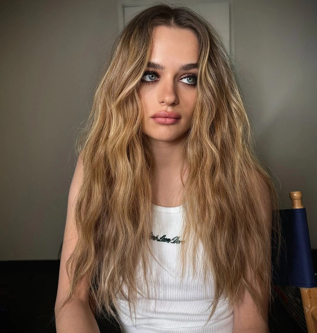 joey king, nirvana talasi, frizura