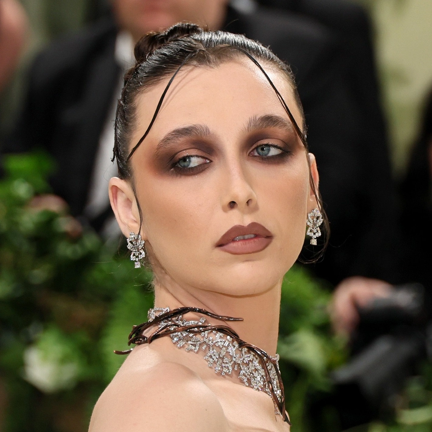 Emma Chamberlain met gala makeup