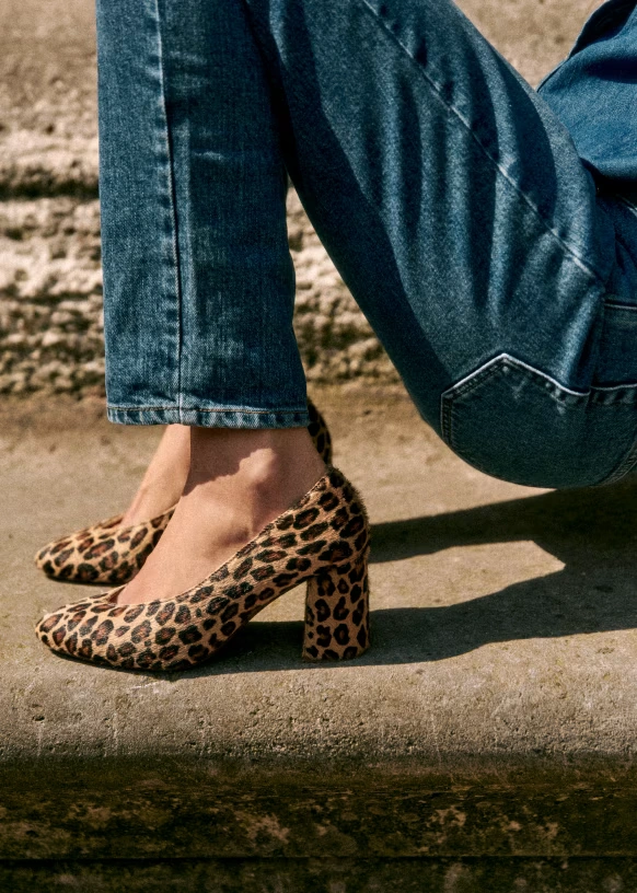 sezane leopard print štikle