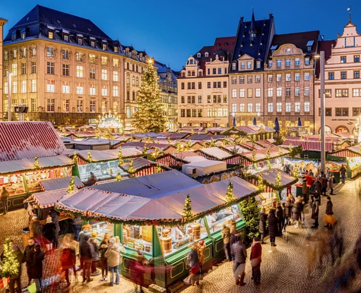 Leipzig_Marktplatz_mit_Weihnachtsmarkt