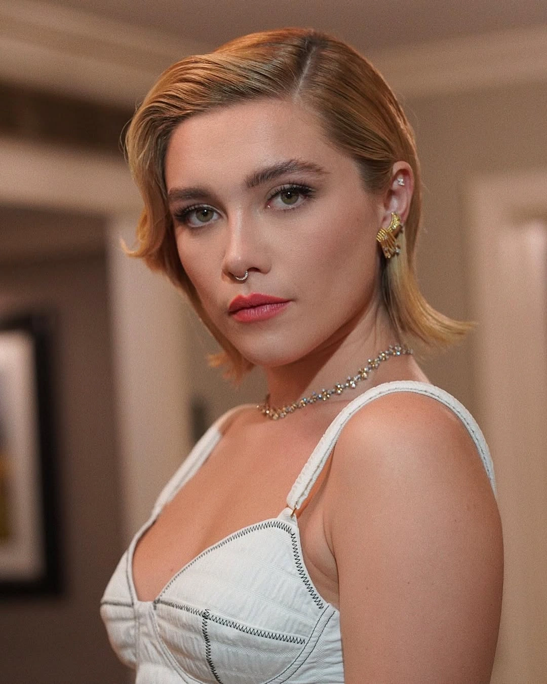 florence pugh flip bob